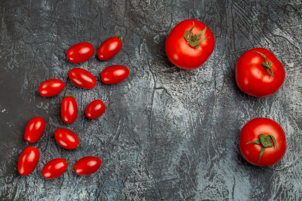 plum tomatoes, tomato