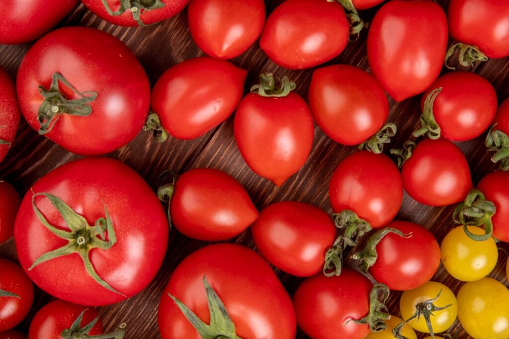 plum tomatoes, tomato